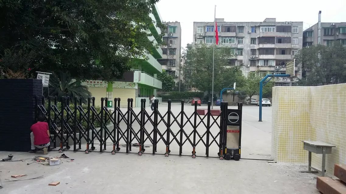南阳卧龙区南阳卧龙区深圳市伸缩门